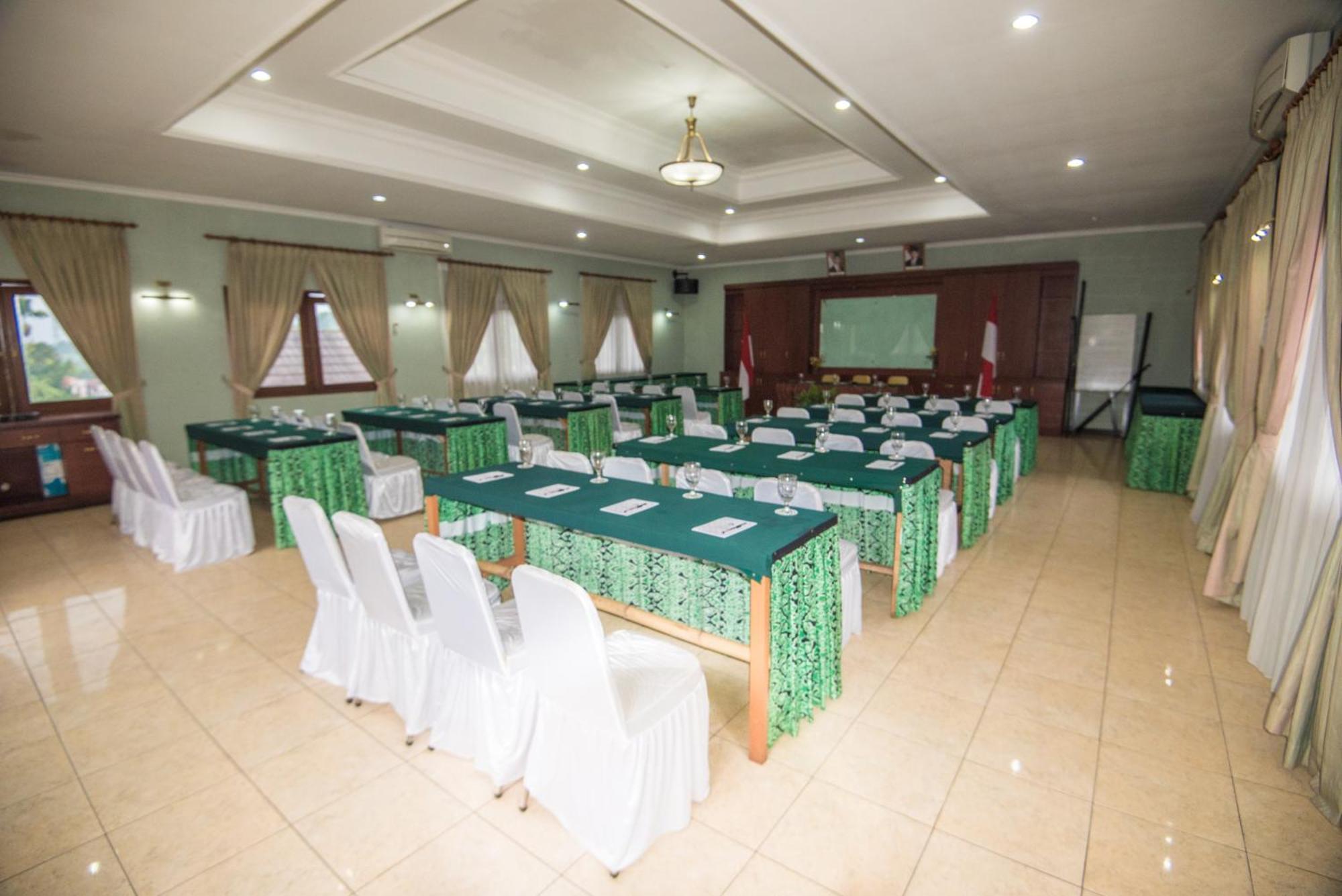 Resort Prima Cisarua Tagalbato Exterior foto